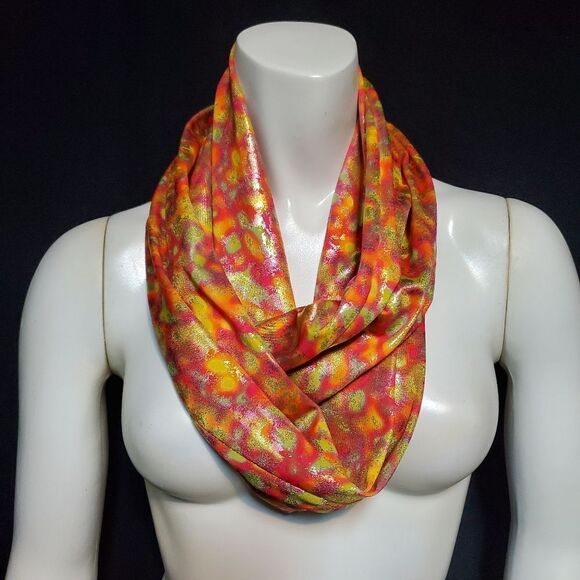 Retro Shimmery Infinity Scarf - Picture 2 of 4